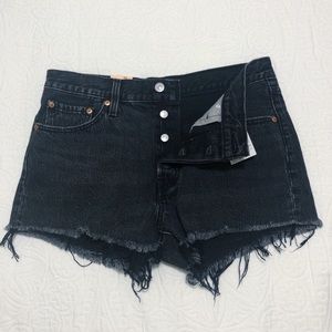 LEVI’S 501 | Black Midrise Cutoff